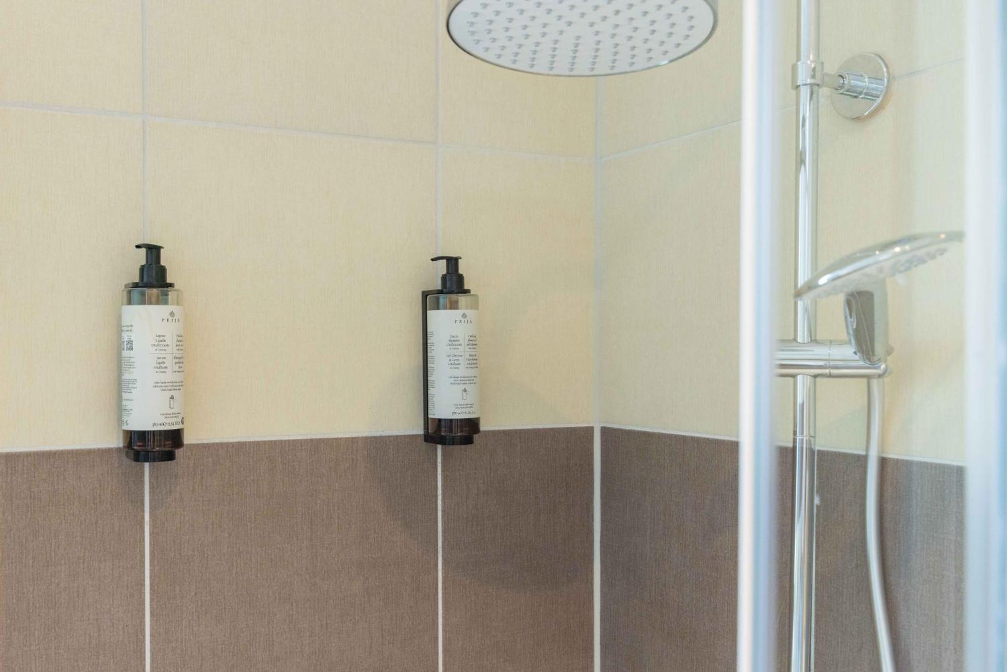 Schillerapartment Hof, Kueche, 24H Digital-Checkin, Parkplatz, Wlan250Mbit Hof  Esterno foto